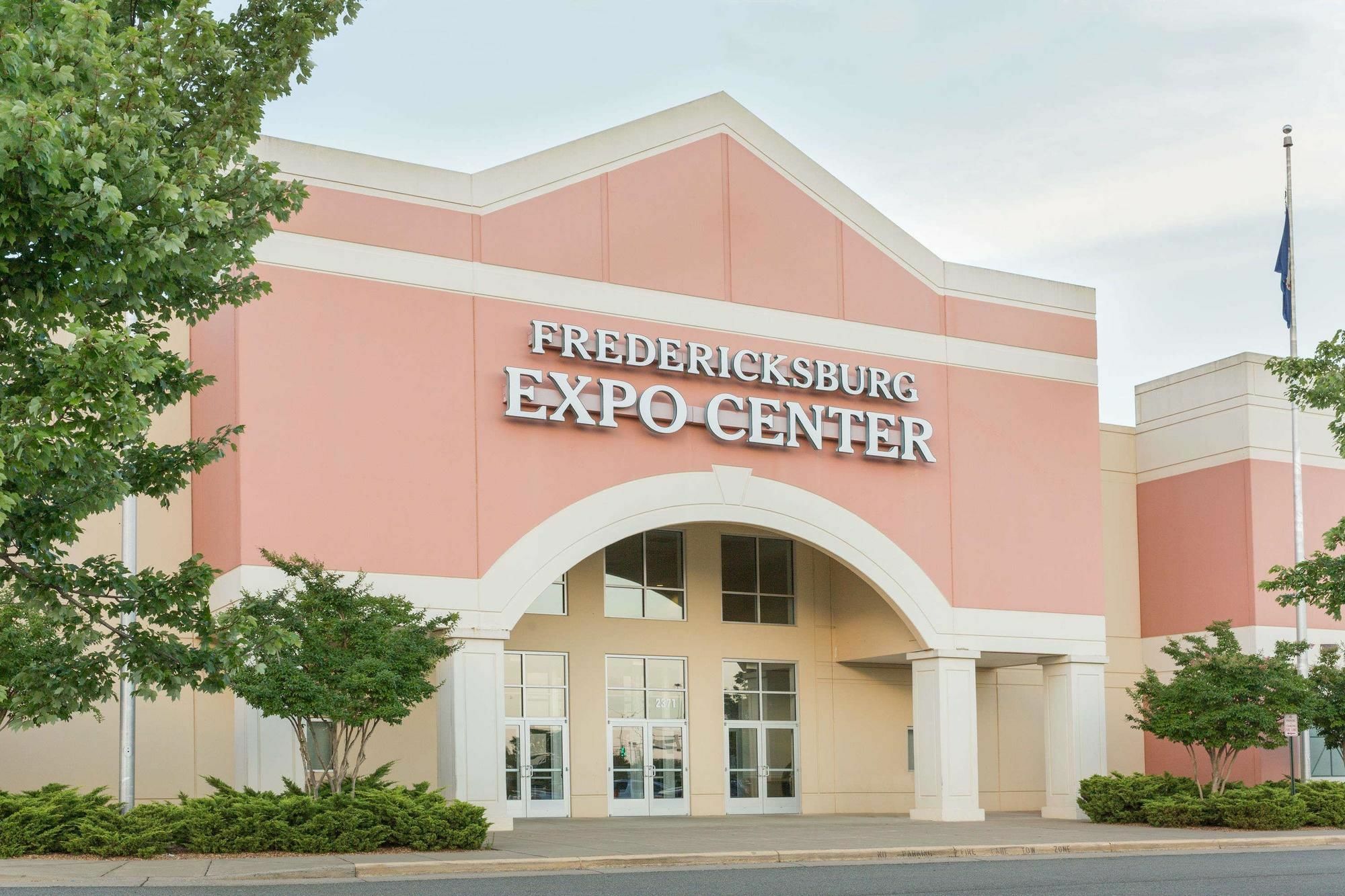 Garden Inn Fredricksburg South Fredericksburg Ngoại thất bức ảnh